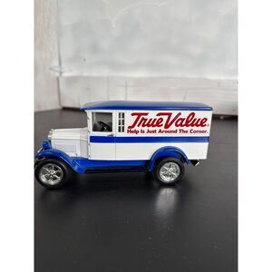 Ertl Collectibles True Value 1927 Graham Brothers Delivery Truck